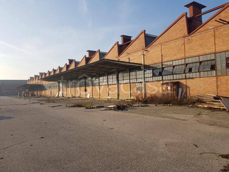 locale commerciale in vendita a Villastellone