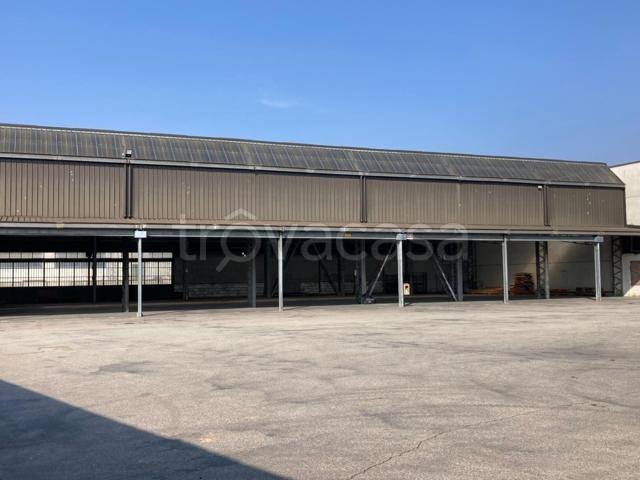 locale commerciale in vendita a Villastellone