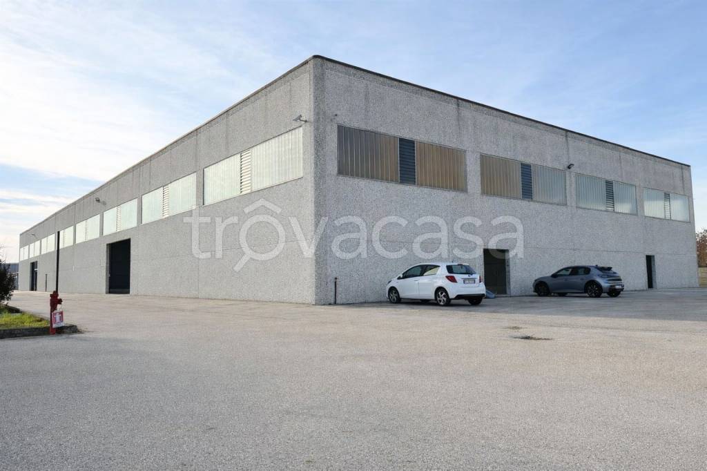 locale commerciale in vendita a Villastellone