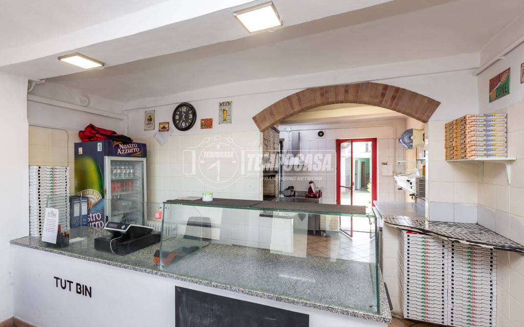 negozio in vendita a Villastellone