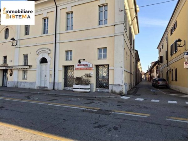 negozio in vendita a Villastellone