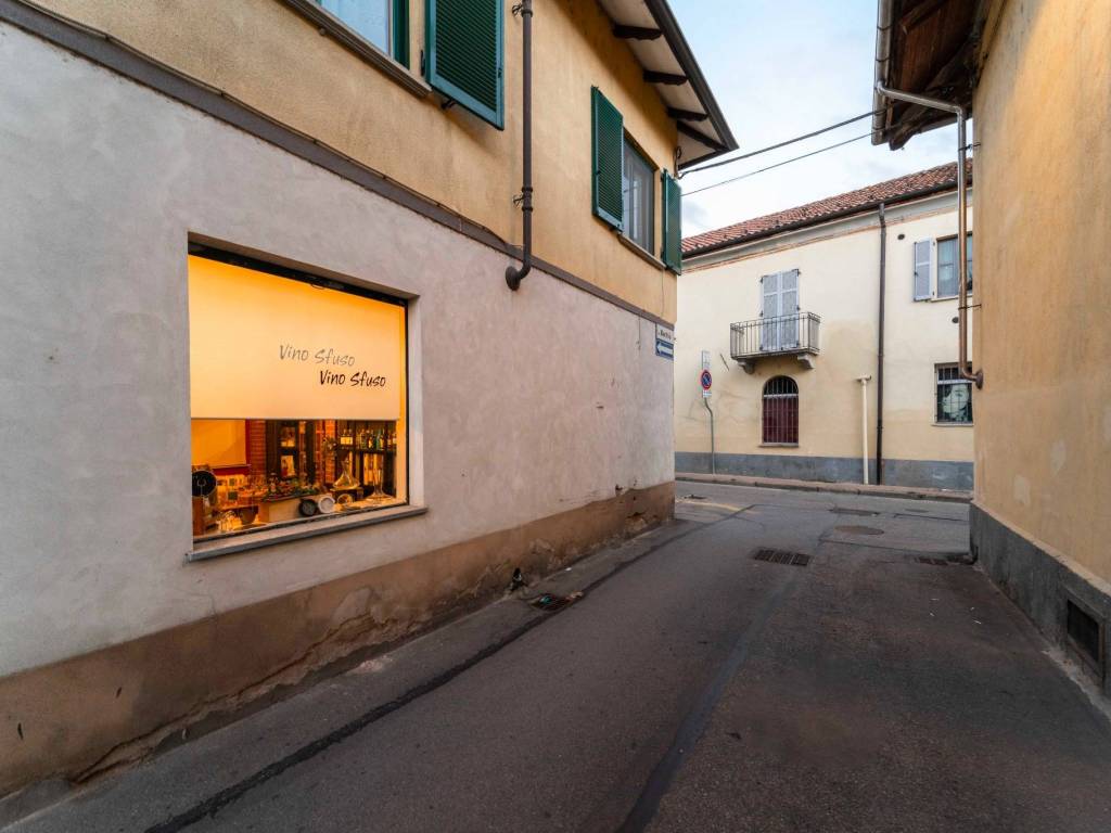 negozio in vendita a Villastellone
