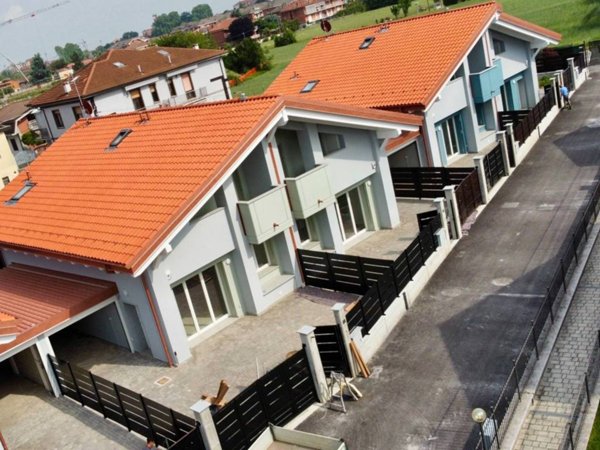 casa indipendente in vendita a Vinovo in zona Tetti Rosa
