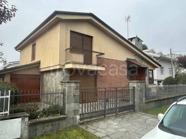 casa indipendente in vendita a Vinovo in zona Garino