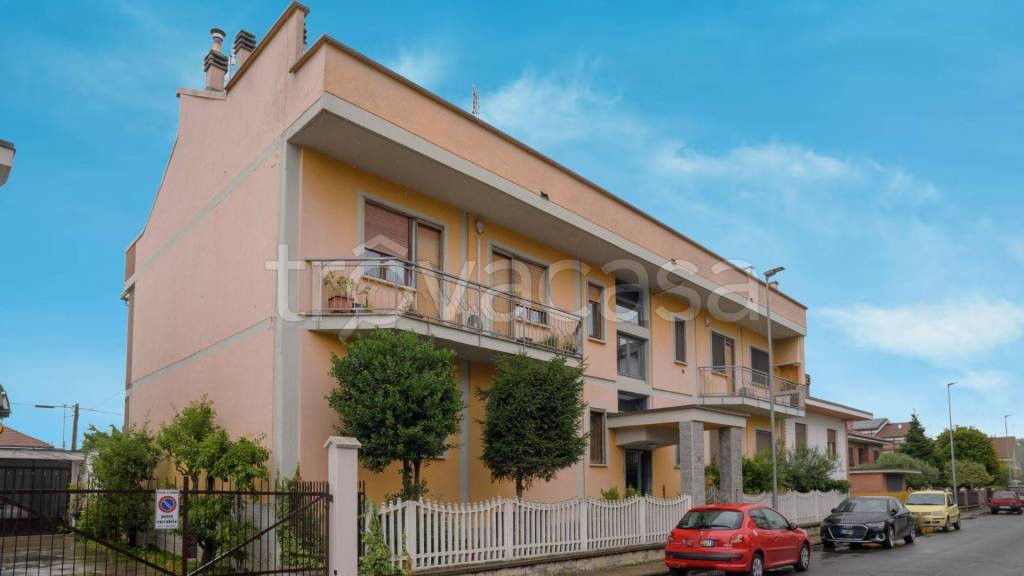 appartamento in vendita a Vinovo in zona Tetti Rosa