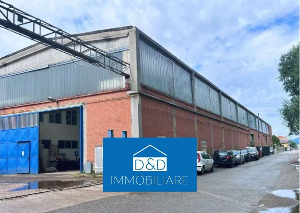 locale commerciale in vendita a Vinovo in zona Garino