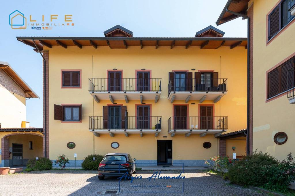 appartamento in vendita a Vinovo in zona Tetti Rosa