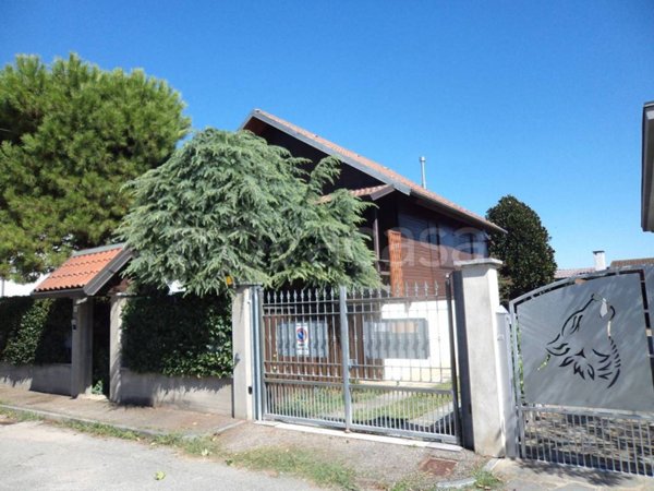 casa indipendente in vendita a Vinovo in zona Tetti Rosa