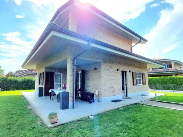 casa indipendente in vendita a Vinovo in zona Garino
