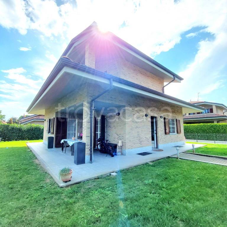 casa indipendente in vendita a Vinovo in zona Garino