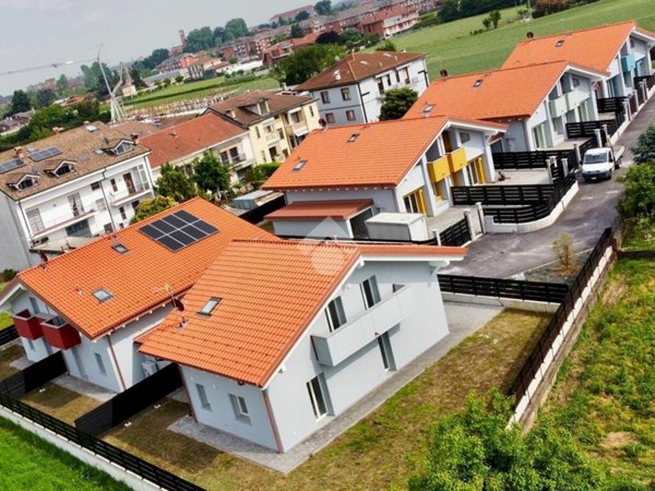 casa indipendente in vendita a Vinovo in zona Tetti Rosa