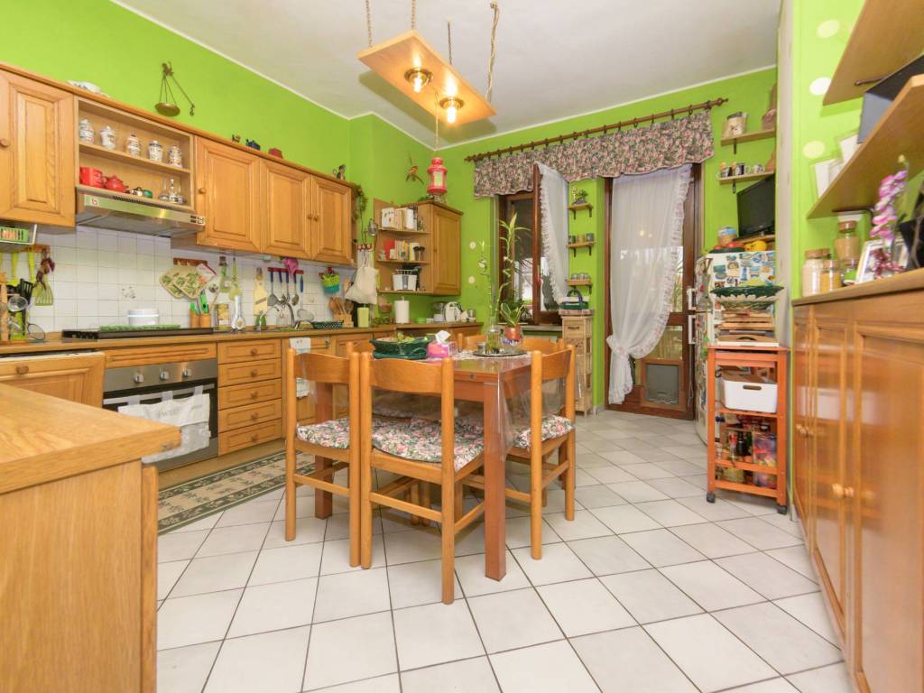 appartamento in vendita a Vinovo in zona Tetti Rosa