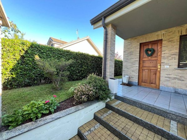 casa indipendente in vendita a Vinovo in zona Garino