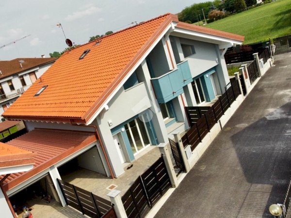 casa indipendente in vendita a Vinovo in zona Tetti Rosa