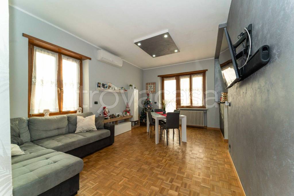 appartamento in vendita a Vinovo in zona Tetti Rosa