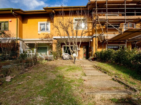 casa indipendente in vendita a Vinovo in zona Garino