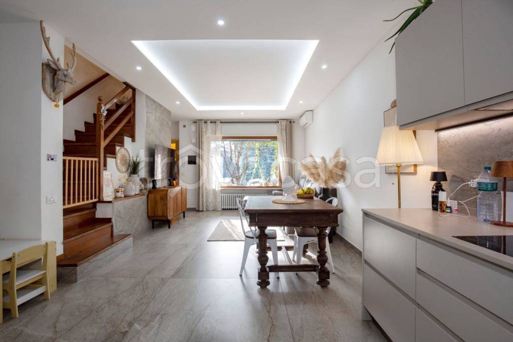 casa indipendente in vendita a Vinovo in zona Garino