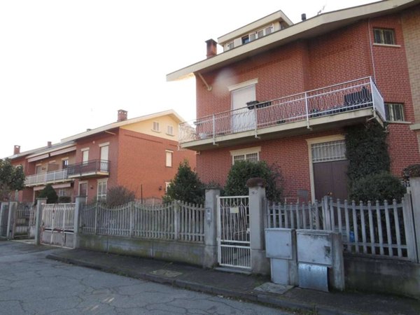 appartamento in vendita a Vinovo in zona Tetti Rosa