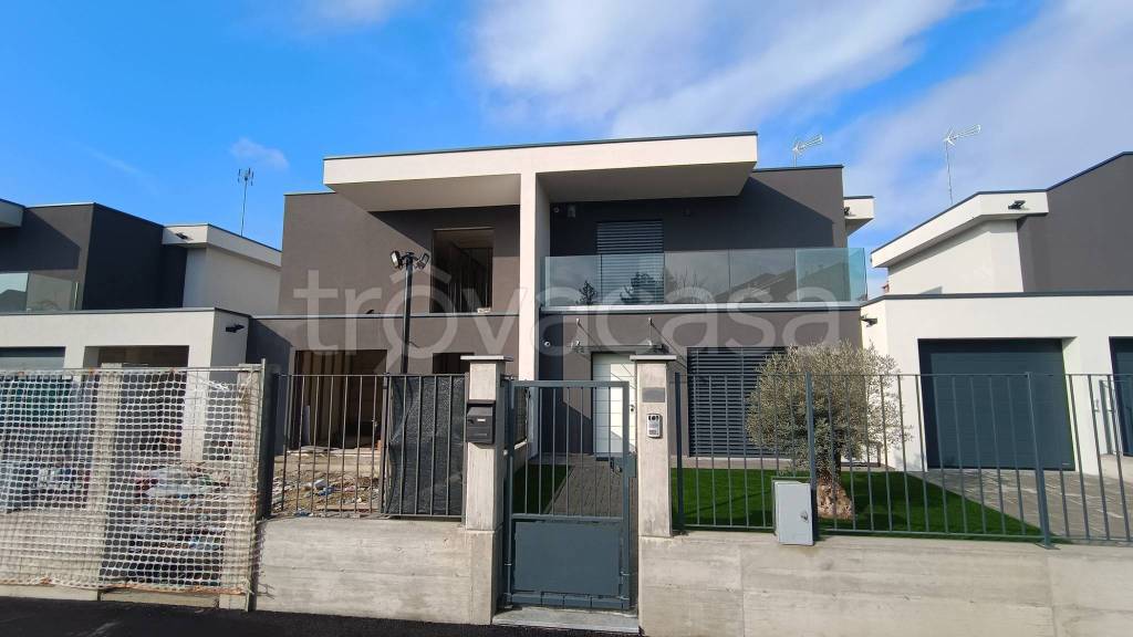 casa indipendente in vendita a Vinovo in zona Garino