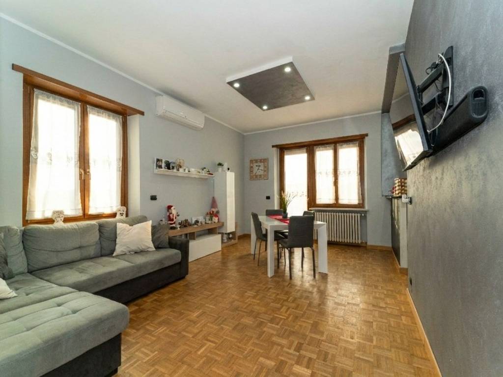 appartamento in vendita a Vinovo in zona Tetti Rosa