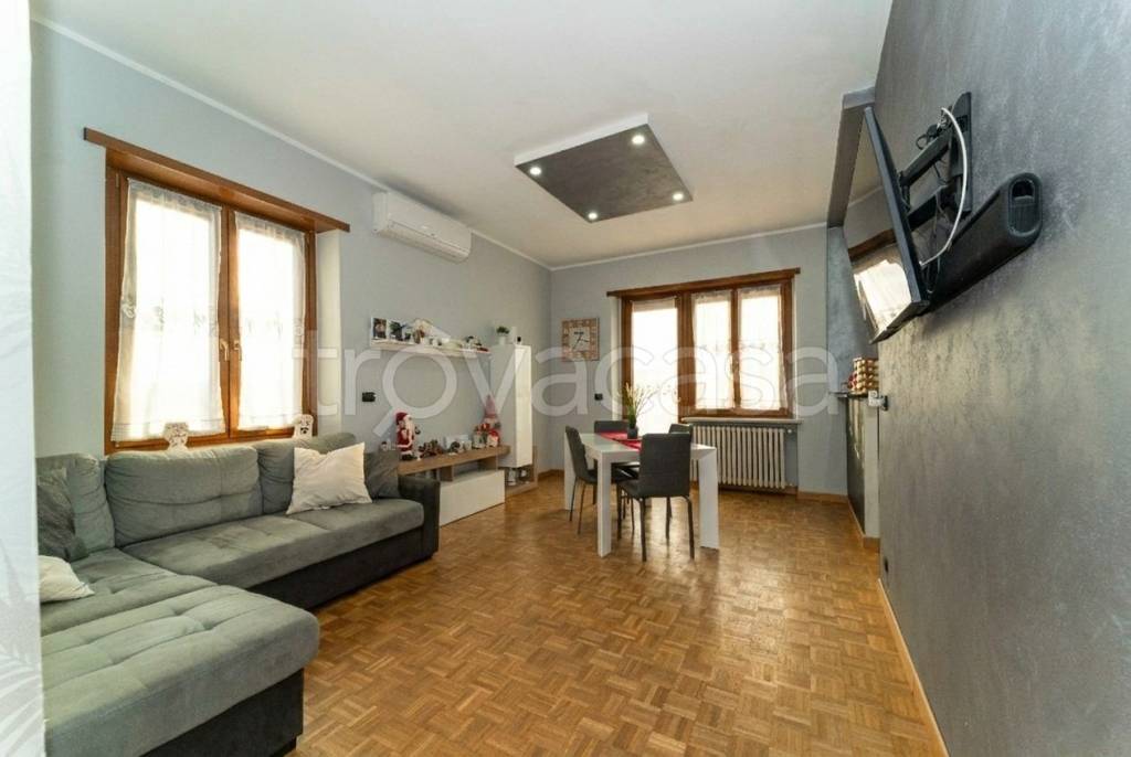 appartamento in vendita a Vinovo in zona Tetti Rosa