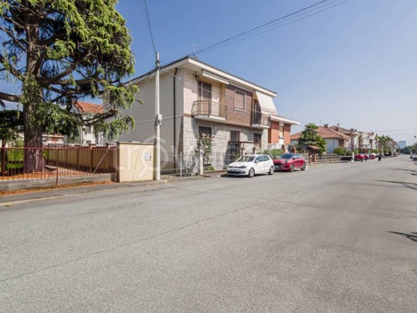 appartamento in vendita a Vinovo in zona Tetti Rosa