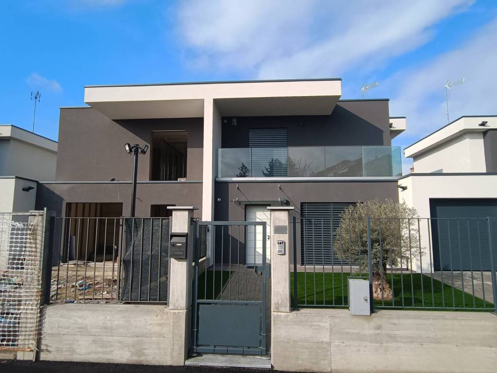 casa indipendente in vendita a Vinovo in zona Garino