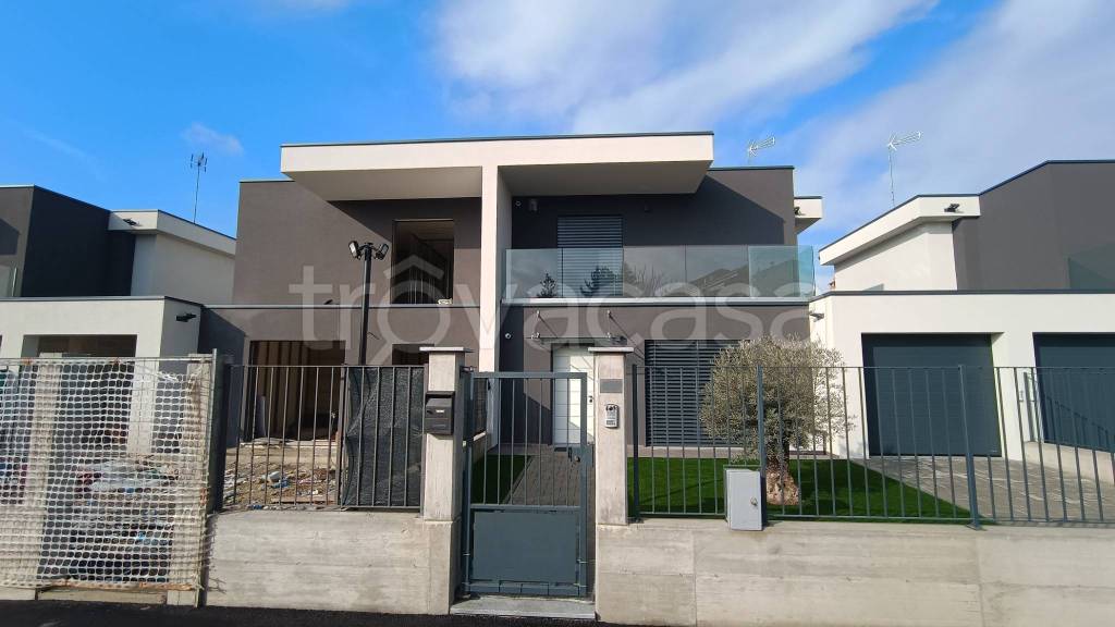 casa indipendente in vendita a Vinovo in zona Garino