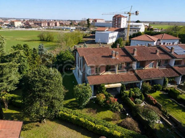 casa indipendente in vendita a Vinovo in zona Garino