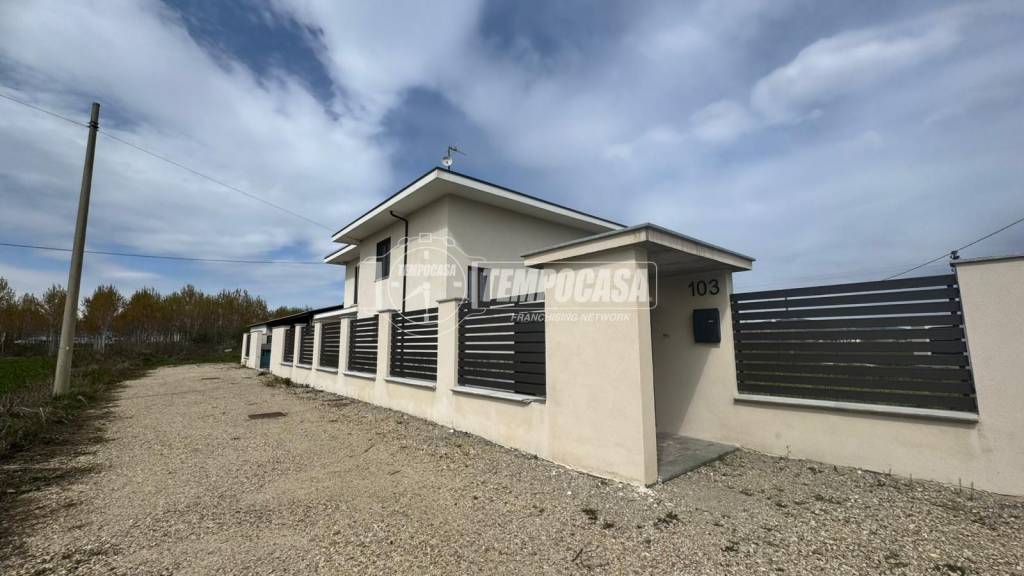 casa indipendente in vendita a Vinovo in zona Tetti Rosa