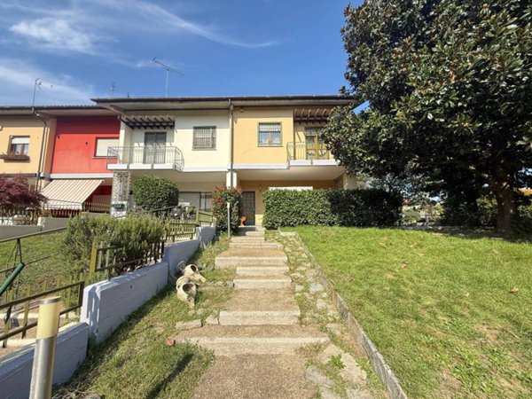 casa indipendente in vendita a Vinovo in zona Garino