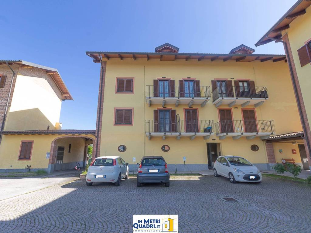 appartamento in vendita a Vinovo in zona Tetti Rosa