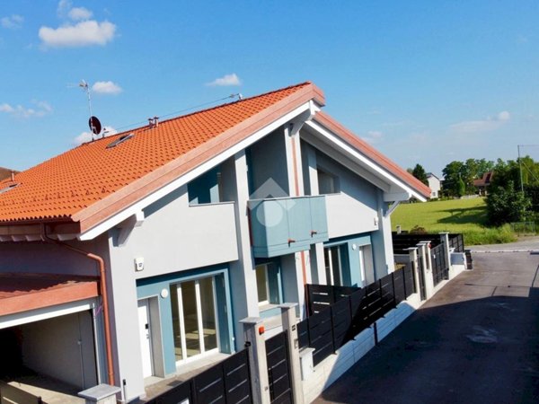 casa indipendente in vendita a Vinovo in zona Tetti Rosa