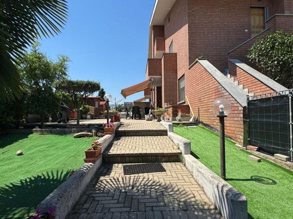 casa indipendente in vendita a Vinovo in zona Garino