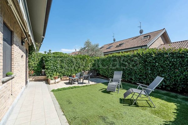 casa indipendente in vendita a Vinovo in zona Garino