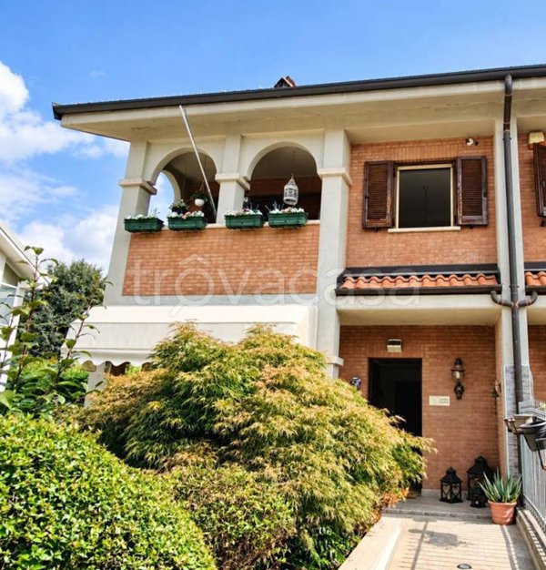 casa indipendente in vendita a Vinovo in zona Tetti Rosa