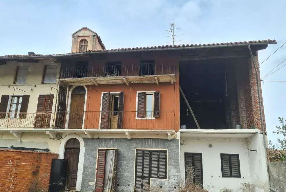 casale in vendita a Vische in zona Pratoferro