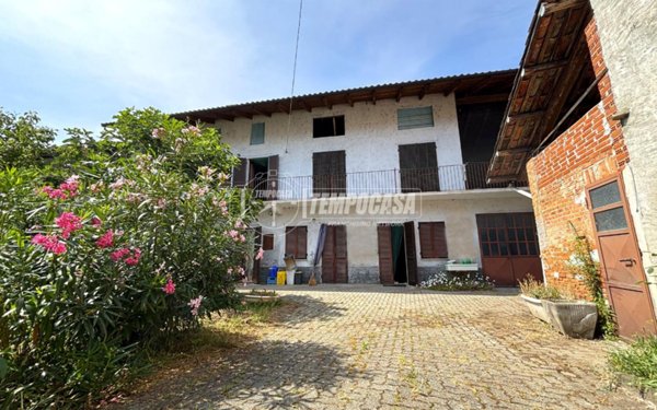 casa indipendente in vendita a Vische