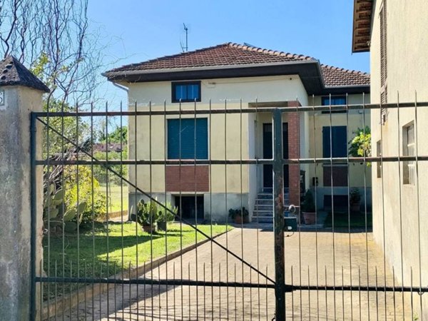 casa indipendente in vendita a Vische