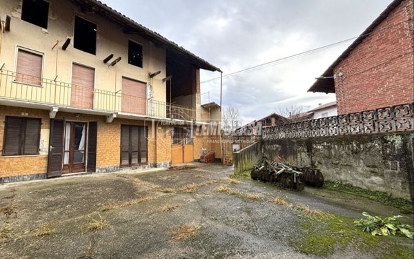 casa indipendente in vendita a Vische