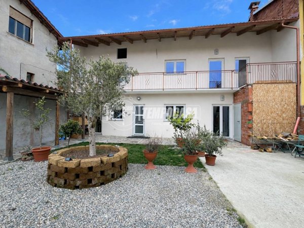 casa indipendente in vendita a Vische