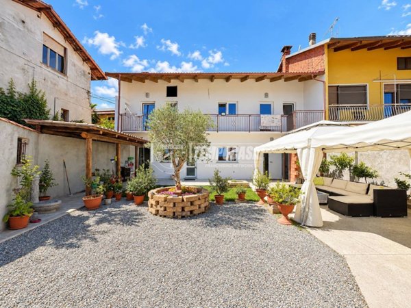 casa indipendente in vendita a Vische