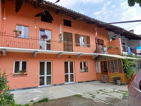 casa indipendente in vendita a Vische