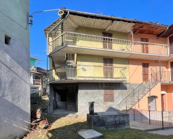 casa indipendente in vendita a Viù in zona Tuberghengo