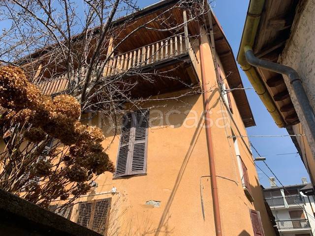 casa indipendente in vendita a Viù in zona Venera