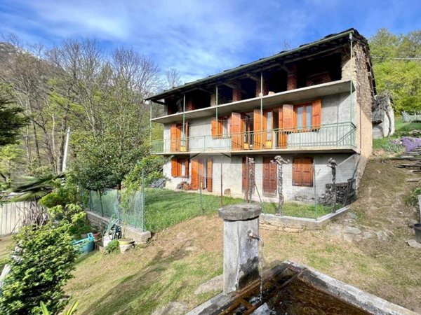 casa indipendente in vendita a Viù