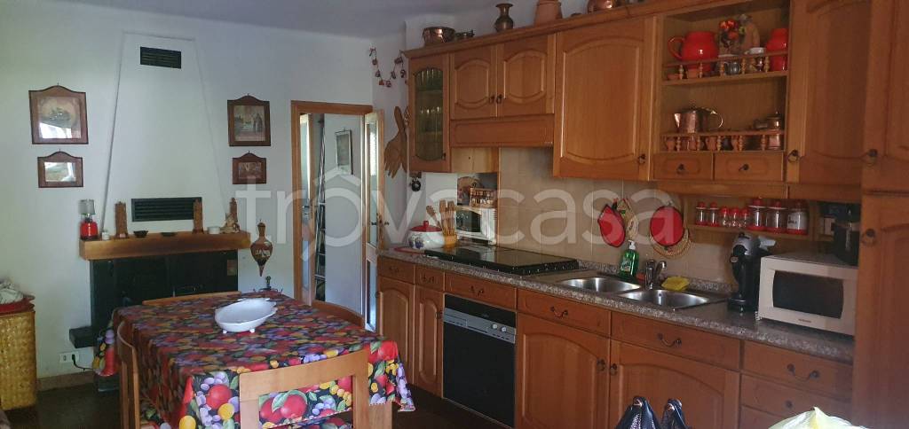 casa indipendente in vendita a Viù