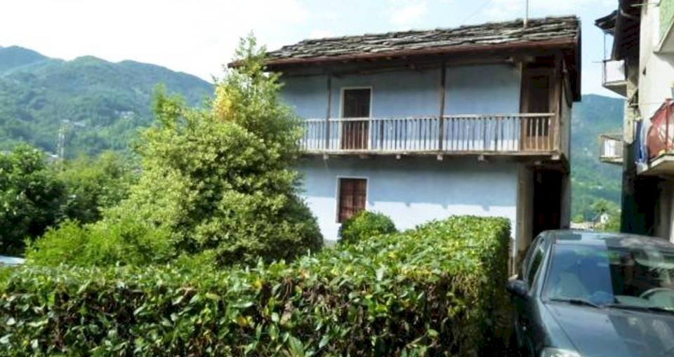 casa indipendente in vendita a Viù