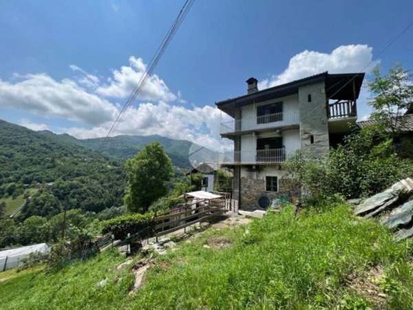 casa indipendente in vendita a Viù in zona Mondrezza