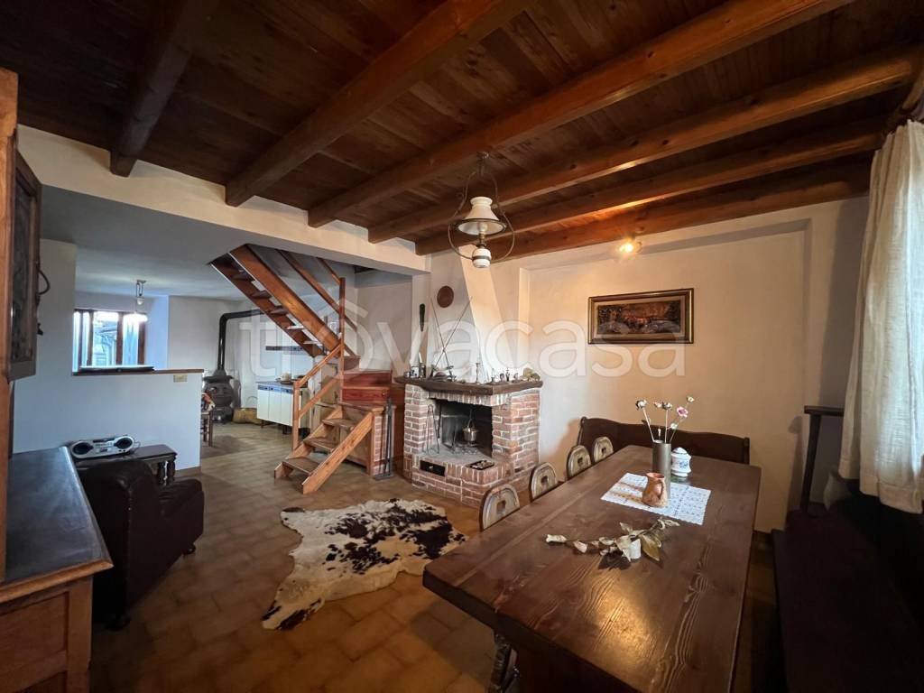 casa indipendente in vendita a Viù in zona Col San Giovanni